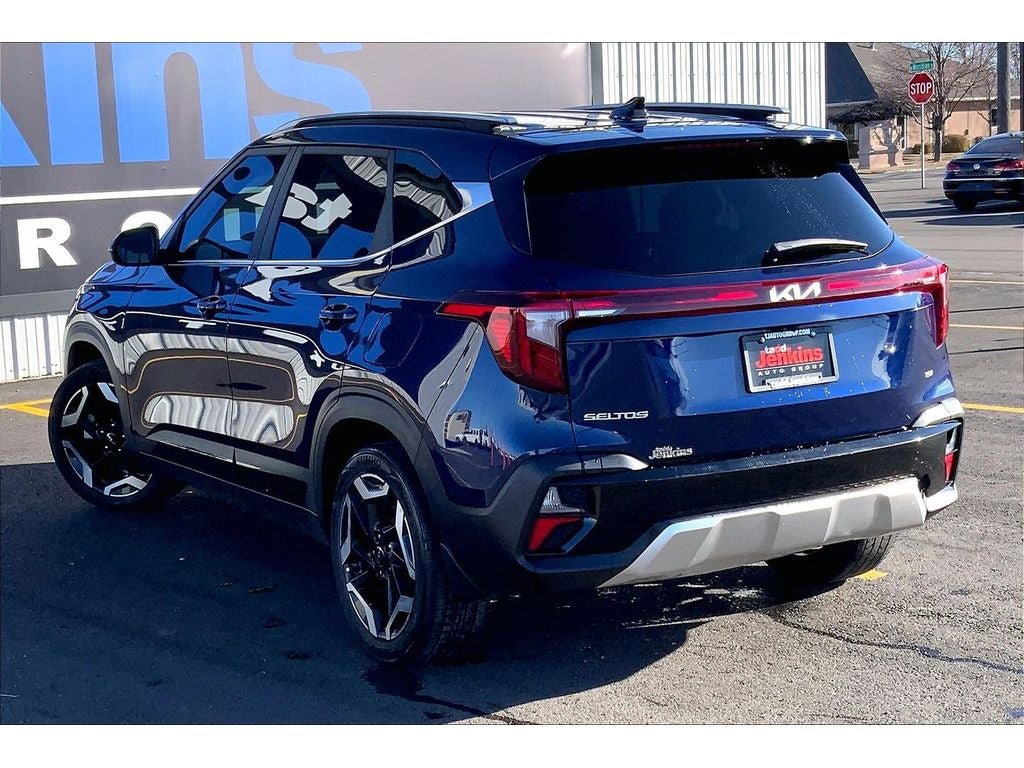 Used 2024 Kia Seltos SX w/ SX Sunroof Package image 13