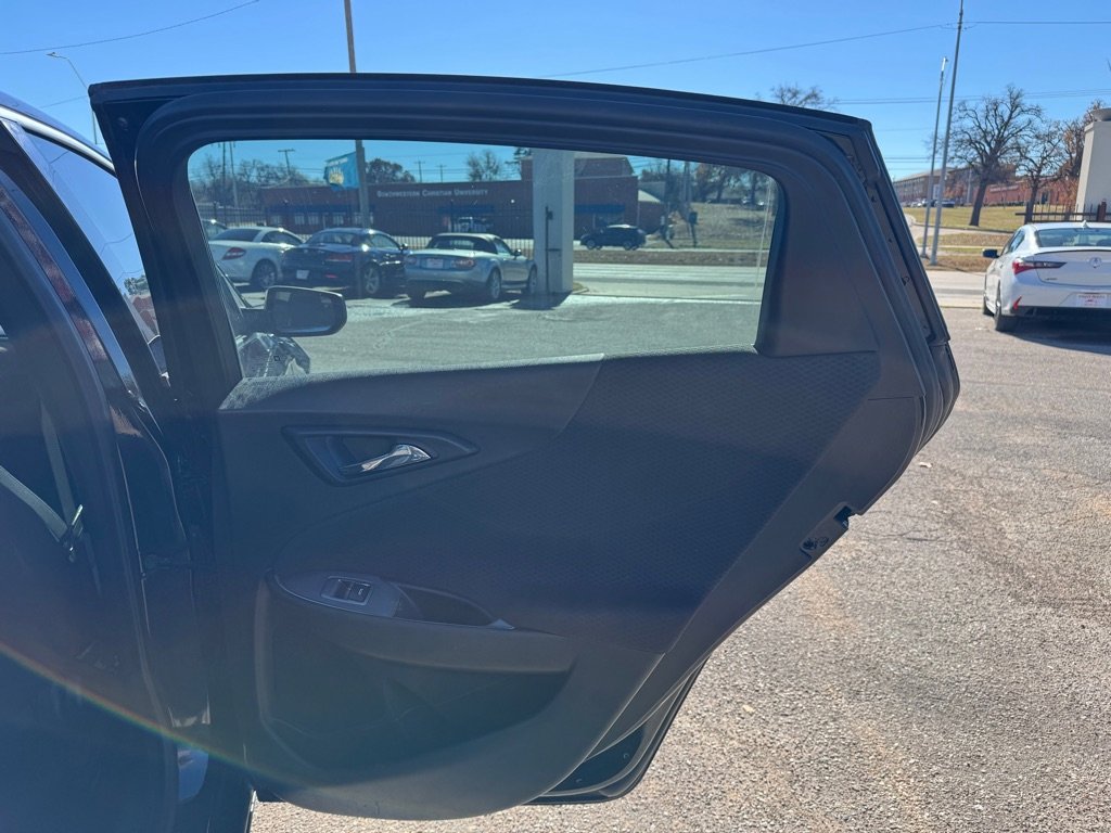 Used 2019 Chevrolet Malibu LS image 16