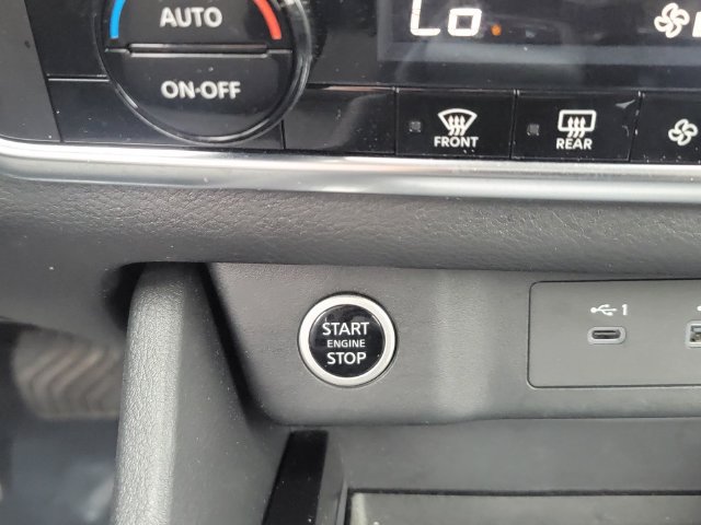 Used 2023 Nissan Rogue SV AWD/4WD image 32