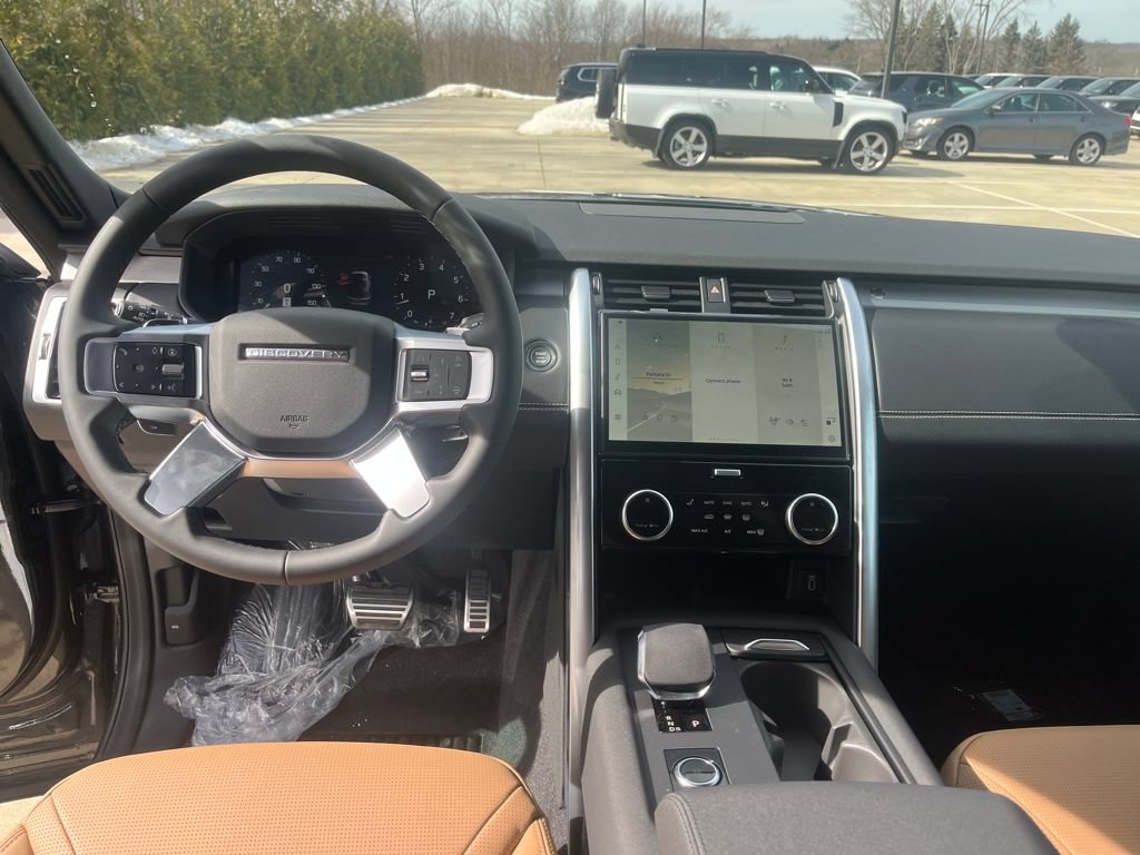 New 2026 Land Rover Discovery Dynamic SE AWD/4WD image 12