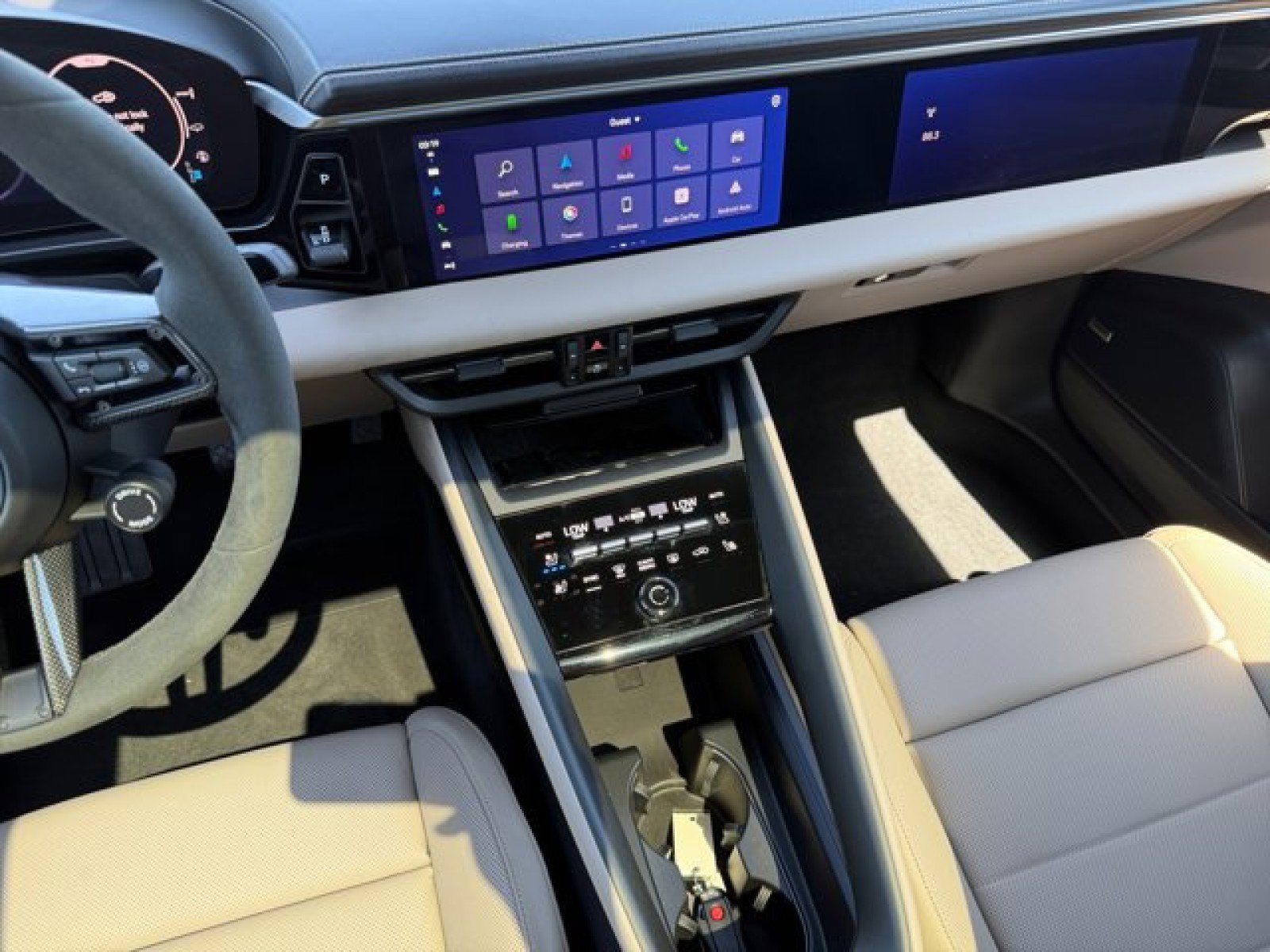 Used 2024 Porsche Macan 4 Electric w/ Premium Package AWD/4WD image 14