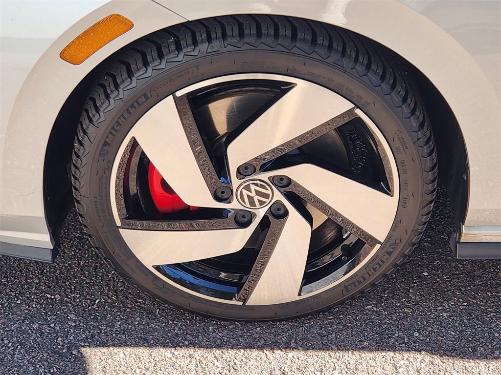 Used 2022 Volkswagen GTI SE image 25