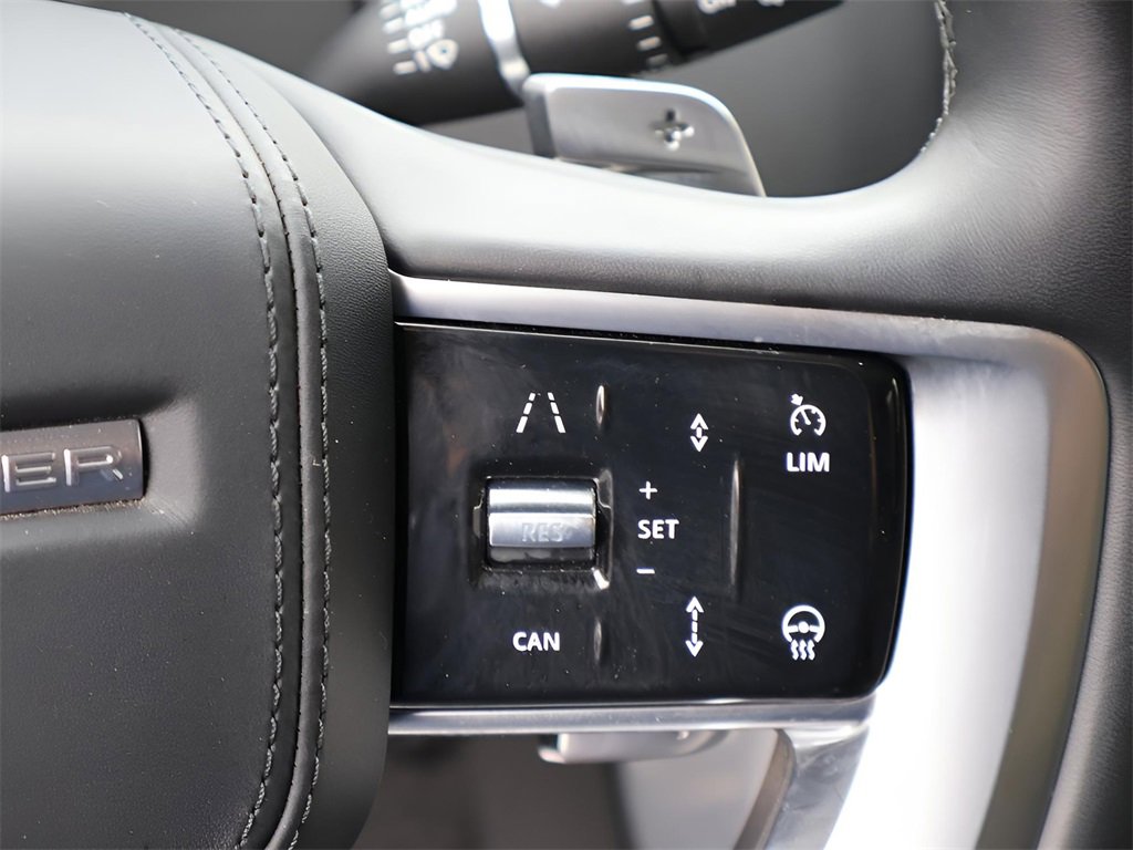 Used 2025 Land Rover Range Rover SE image 31