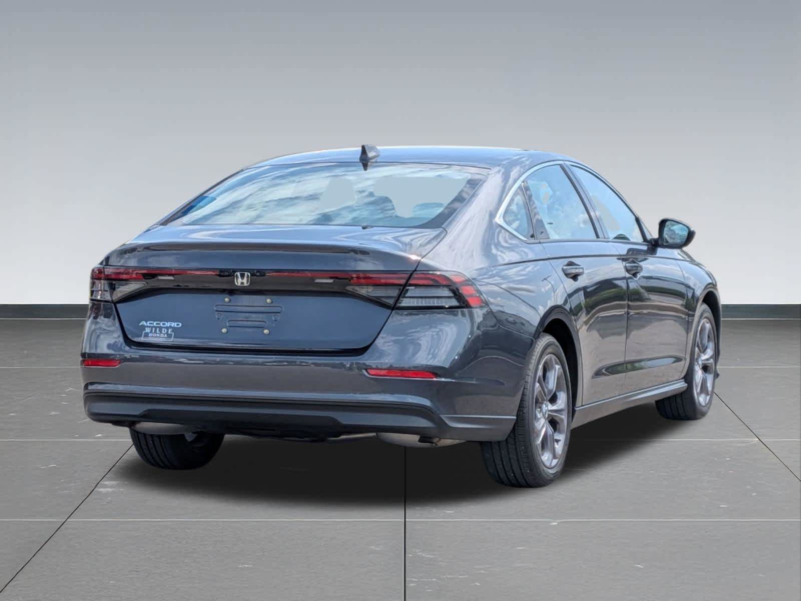 Certified 2023 Honda Accord EX image 5