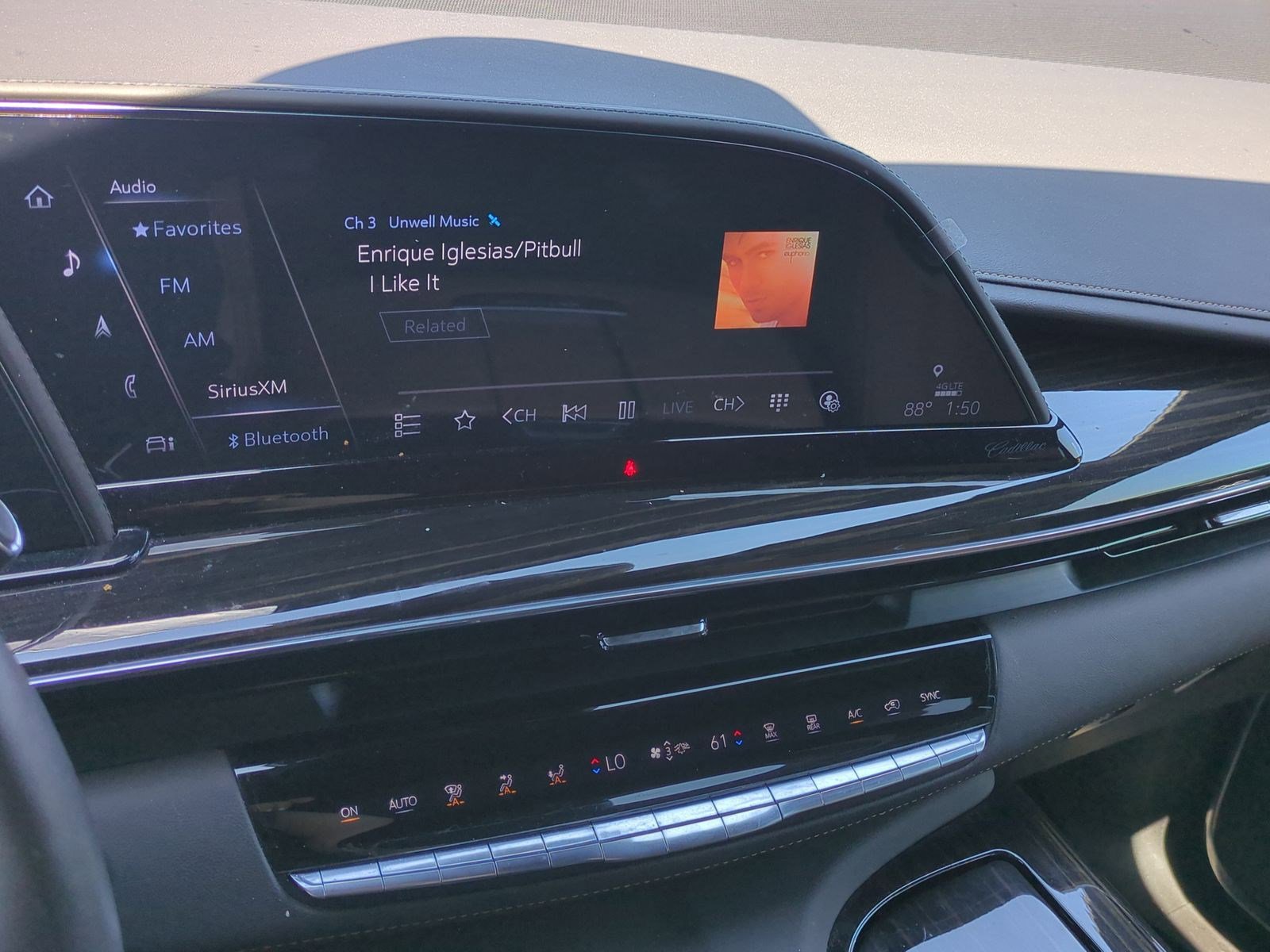 Used 2021 Cadillac Escalade Premium Luxury image 23