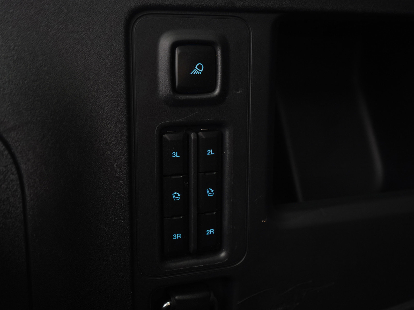 Used 2025 Ford Expedition Platinum AWD/4WD image 12