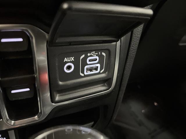 Used 2024 Jeep Wrangler Unlimited image 21
