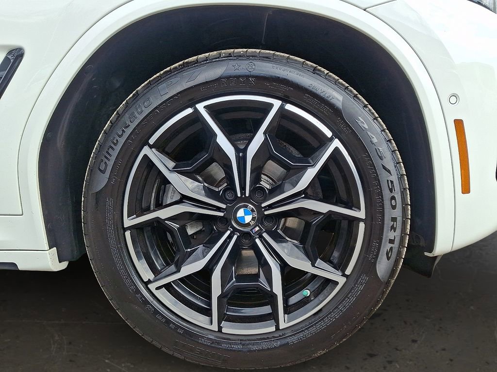 Certified 2024 BMW X4 xDrive30i w/ Premium Package image 9