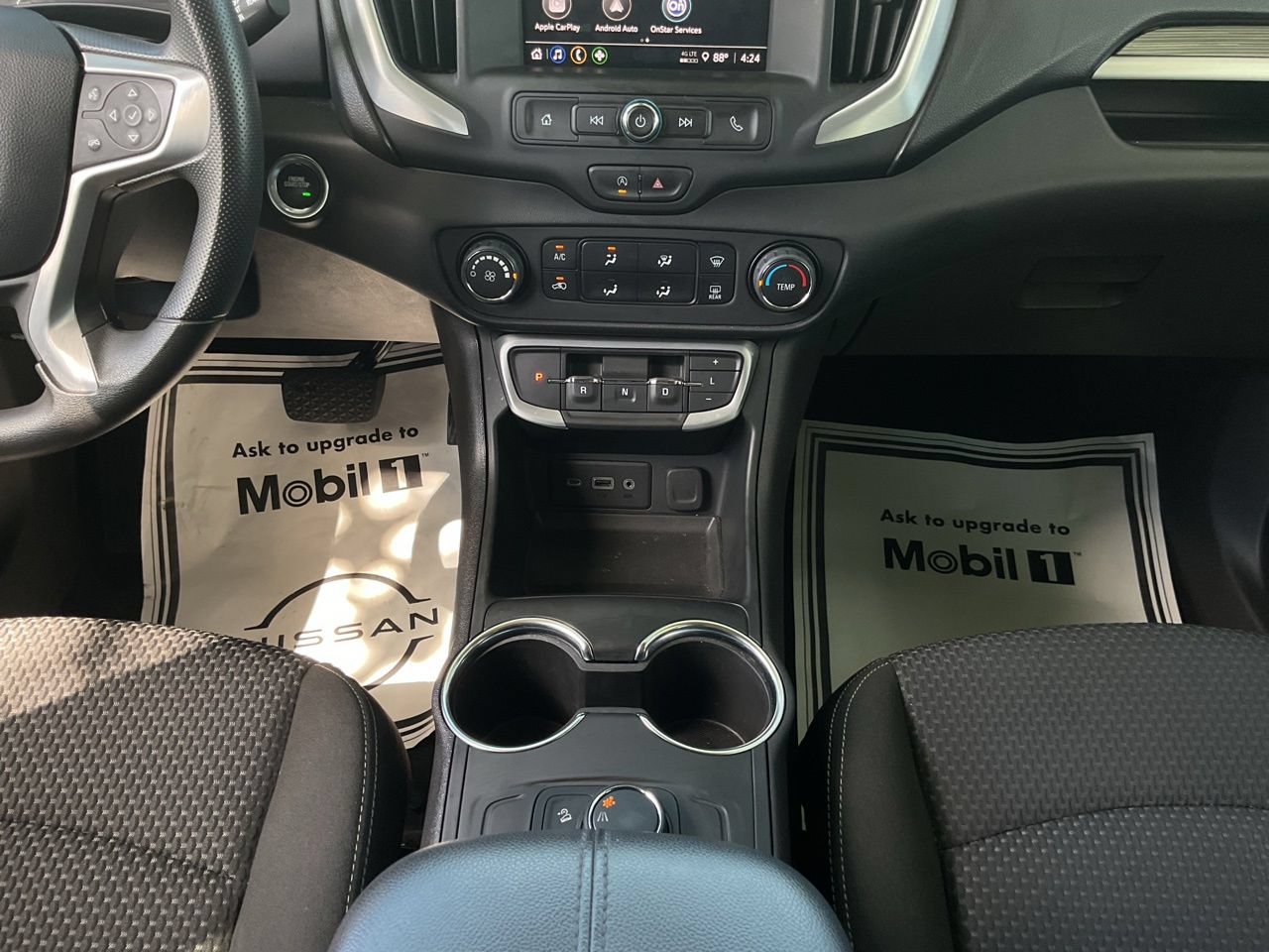 Used 2024 GMC Terrain SLE FWD image 10