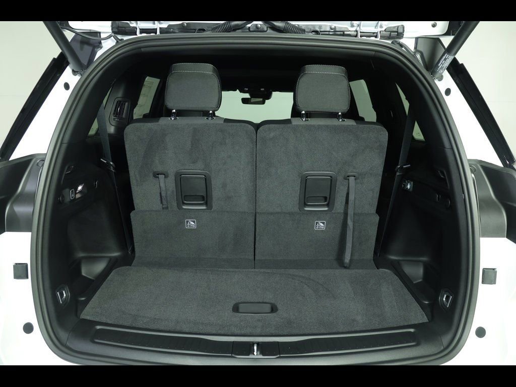 New 2025 Jeep Grand Cherokee L Laredo w/ Luxury Tech Group I image 16