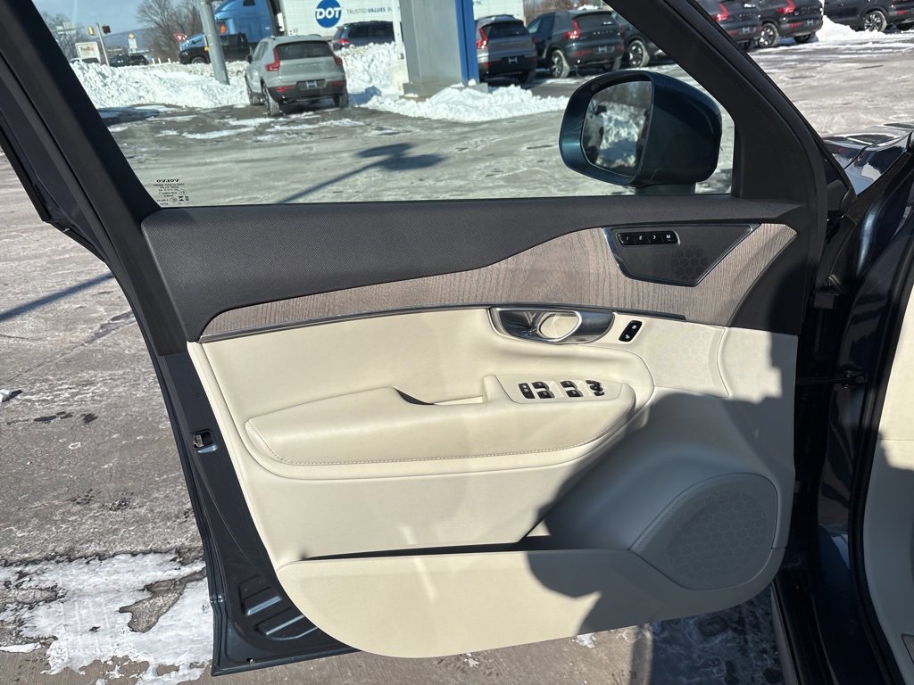 Certified 2023 Volvo XC90 B5 Plus w/ Protection Package Premier image 17