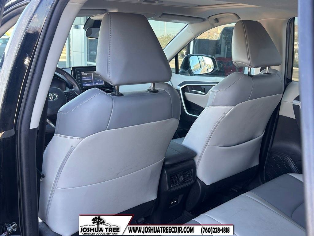 Used 2021 Toyota RAV4 XLE Premium image 13