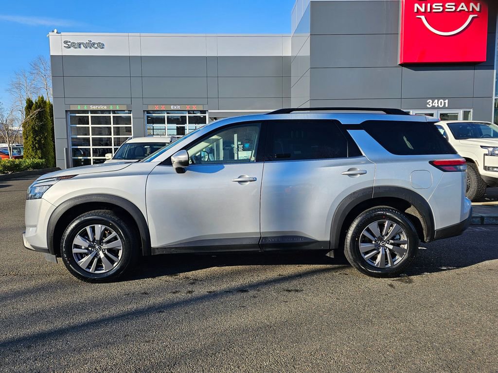 Certified 2024 Nissan Pathfinder SV AWD/4WD image 8