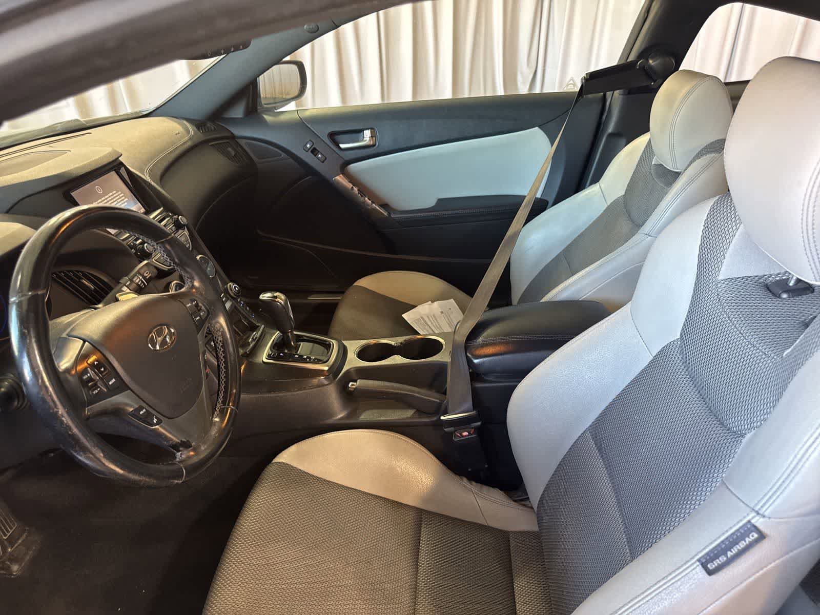 Used 2014 Hyundai Genesis 2.0T RWD image 17