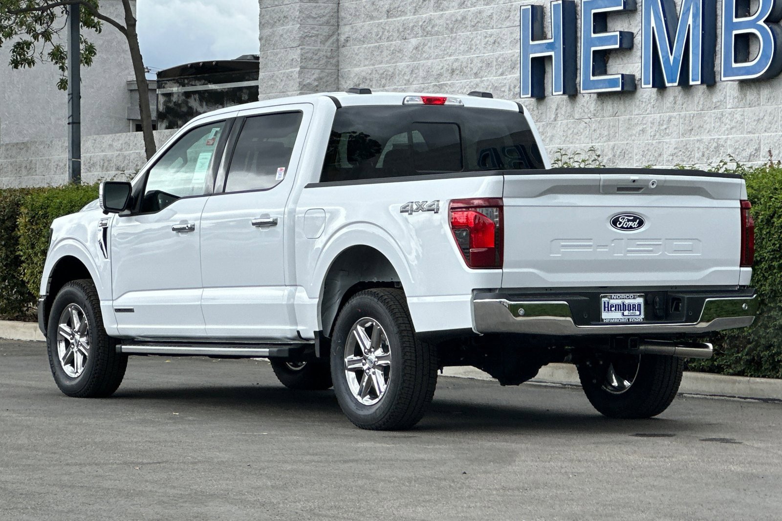 New 2025 Ford F150 XLT w/ Equipment Group 302A MID image 6