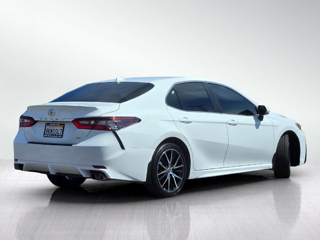 Used 2024 Toyota Camry SE FWD image 5