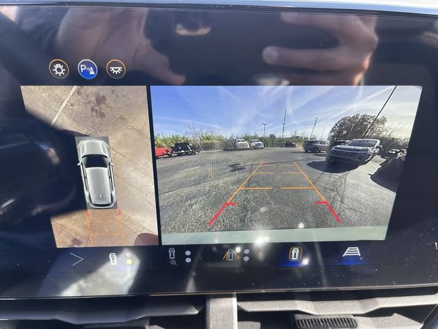 New 2026 Chevrolet Equinox ACTIV w/ Convenience Package III AWD/4WD image 17