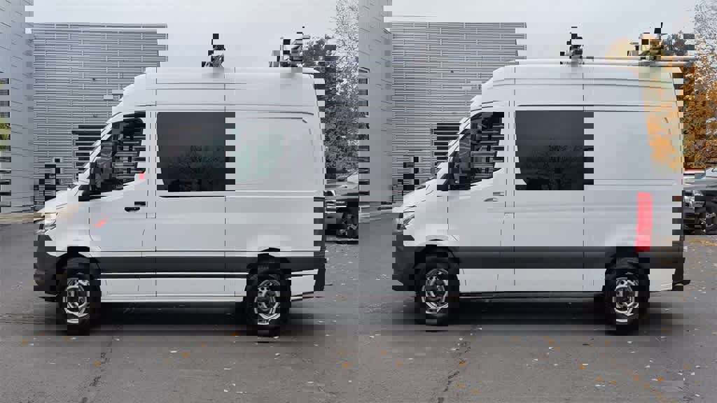 Used 2023 Mercedes-Benz Sprinter 2500 image 5