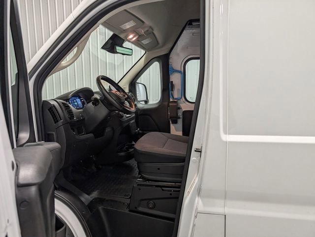 Used 2024 RAM ProMaster 3500 w/ Delivery Van Package image 9