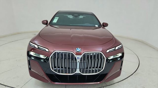 Used 2025 BMW 740i image 13
