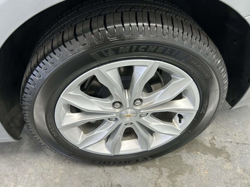 Used 2024 Chevrolet Malibu LT FWD image 9