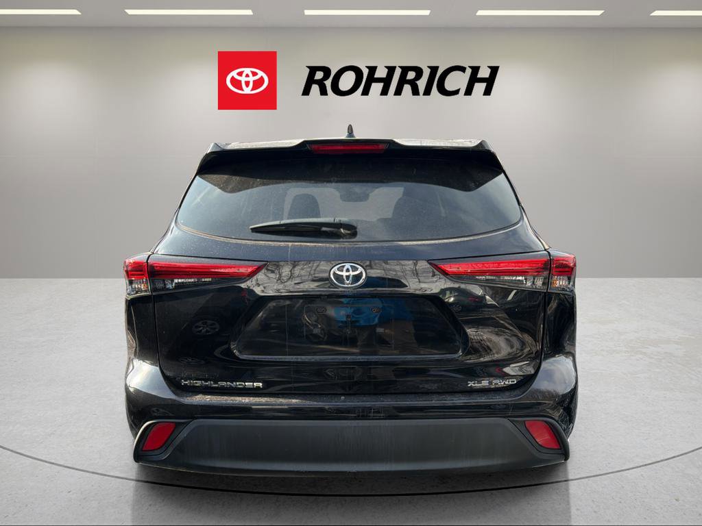 Used 2023 Toyota Highlander XLE image 7