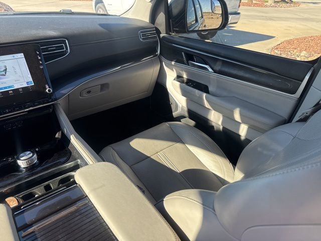 Used 2024 Jeep Wagoneer 2WD w/ Premium Group I image 15