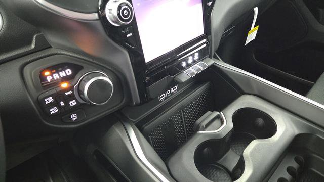 New 2026 RAM 1500 4x4 Crew Cab image 18