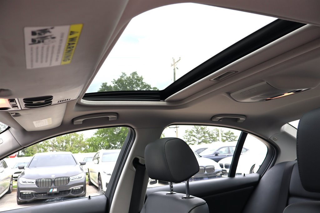 Used 2011 BMW 328i Sedan RWD image 21
