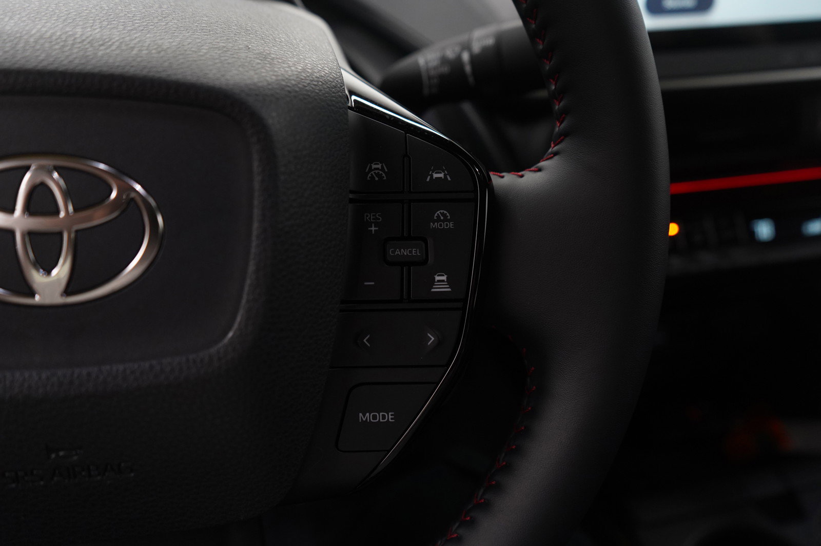 Used 2025 Toyota Prius Plug-In Hybrid image 20