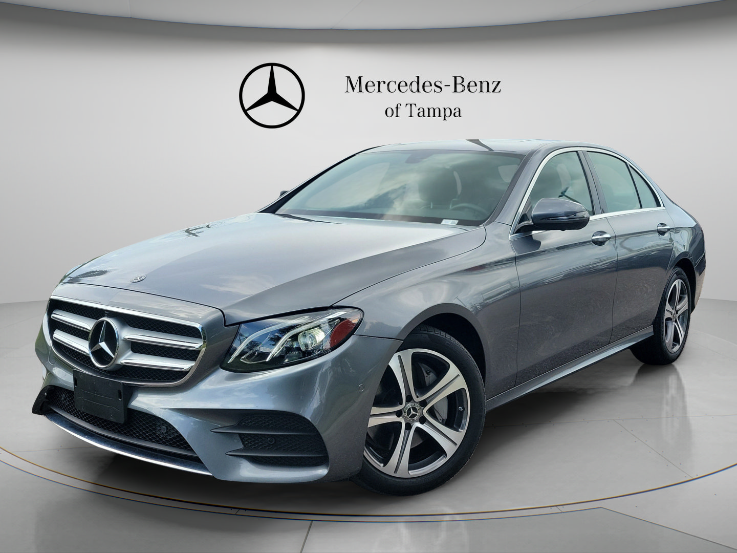 Used 2020 Mercedes-Benz E 350 4MATIC Sedan image 2