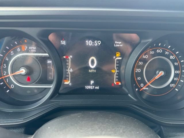 Certified 2024 Jeep Gladiator Sport AWD/4WD image 18