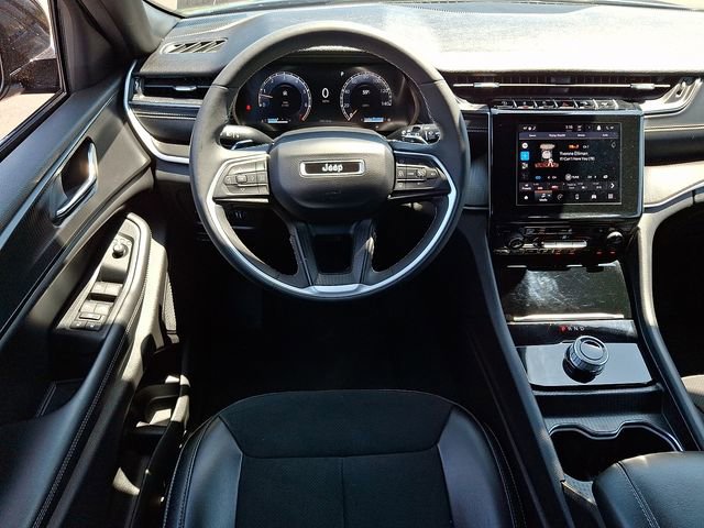 Used 2024 Jeep Grand Cherokee L Laredo AWD/4WD image 2