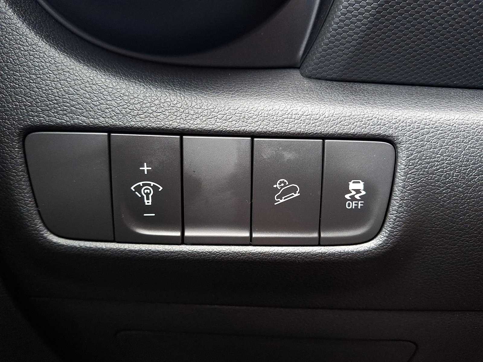 Certified 2023 Hyundai Kona SEL AWD/4WD image 26