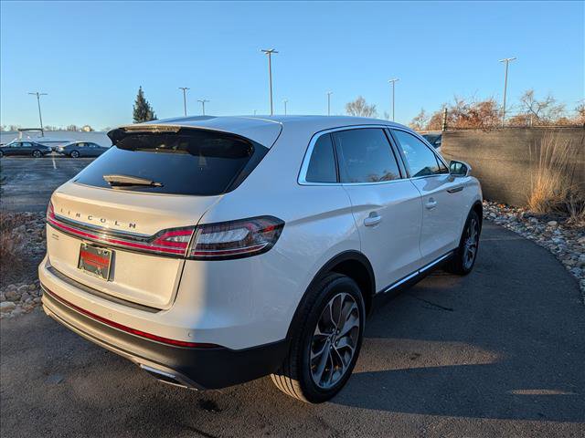 Used 2023 Lincoln Nautilus Reserve image 5