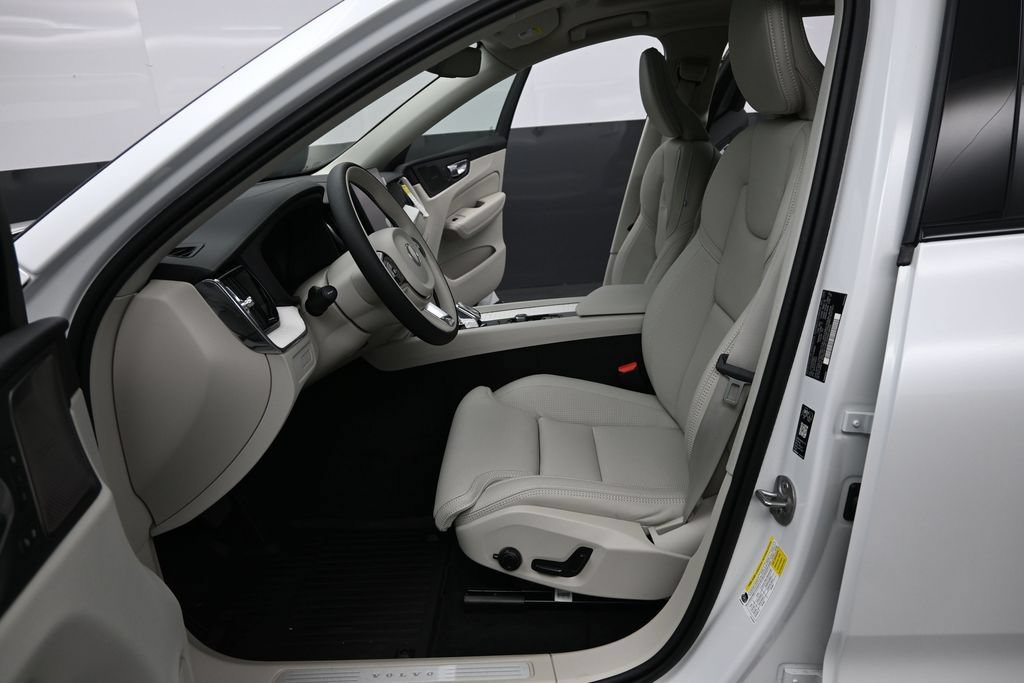 New 2026 Volvo XC60 T8 Ultra w/ Climate Package AWD/4WD image 10