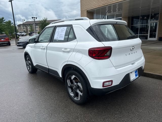 Used 2026 Hyundai Venue SEL FWD image 2