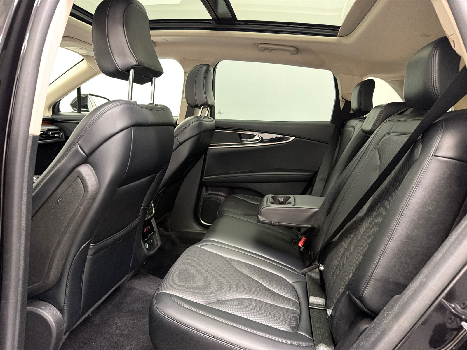Certified 2023 Lincoln Nautilus Reserve w/ Monochromatic Package AWD/4WD image 22