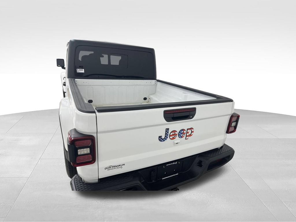 Used 2024 Jeep Gladiator Sport AWD/4WD image 4