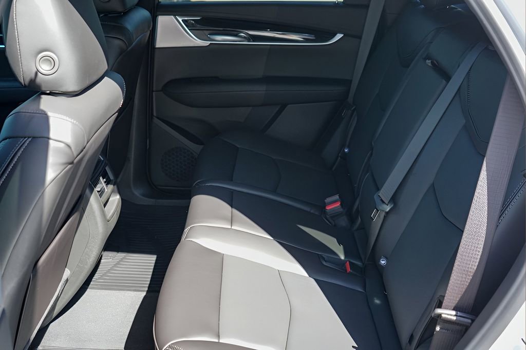 New 2026 Cadillac XT5 Premium Luxury w/ LPO, ONYX Package image 15