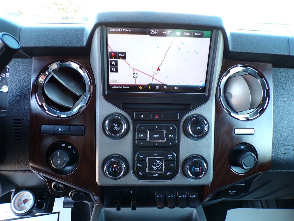 Used 2015 Ford F250 Lariat w/ Lariat Ultimate Package image 32