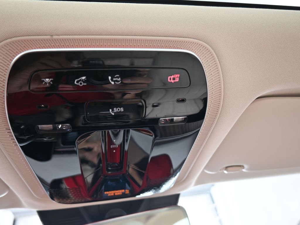 Used 2025 Mercedes-Benz E 350 4MATIC Sedan image 32