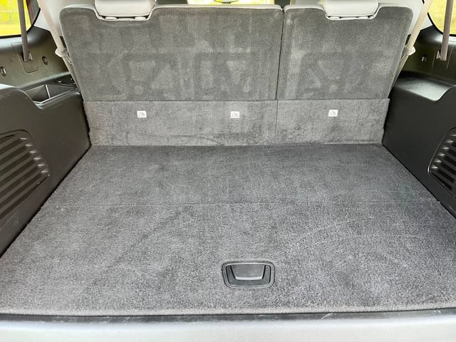 Used 2016 Chevrolet Suburban LT w/ Luxury Package AWD/4WD image 8
