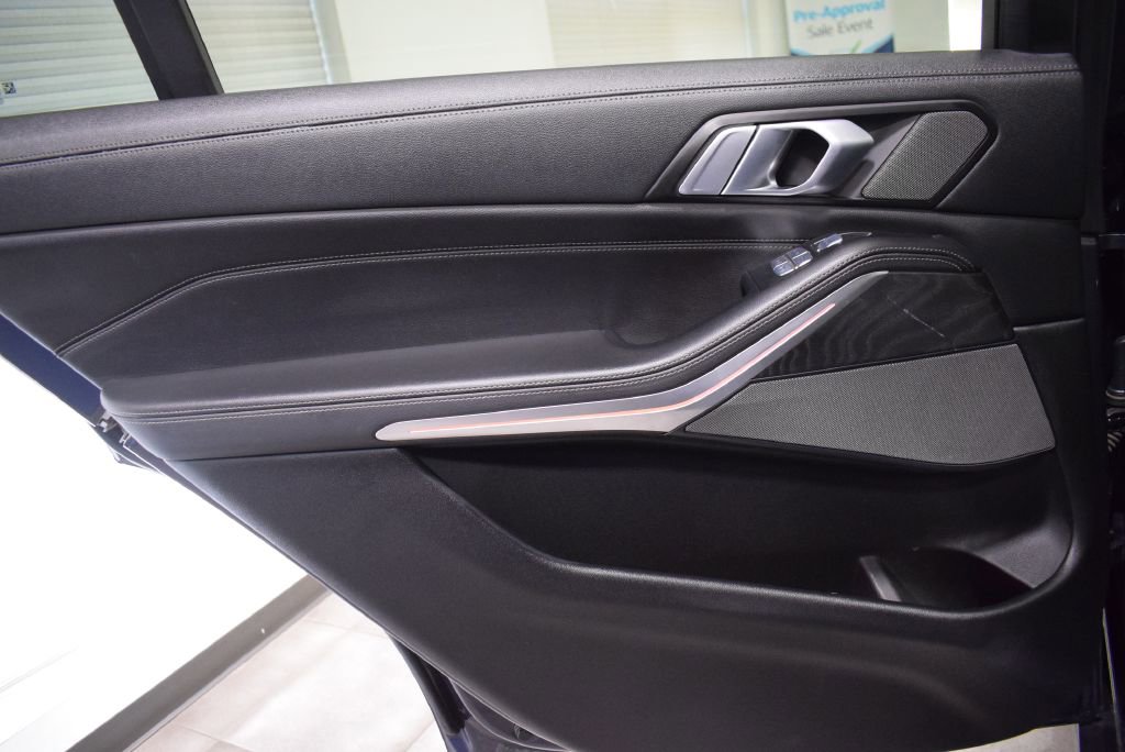 Used 2020 BMW X7 xDrive40i w/ Premium Package image 12