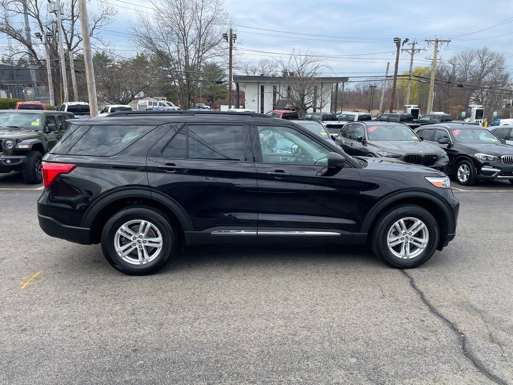 Used 2022 Ford Explorer XLT image 7