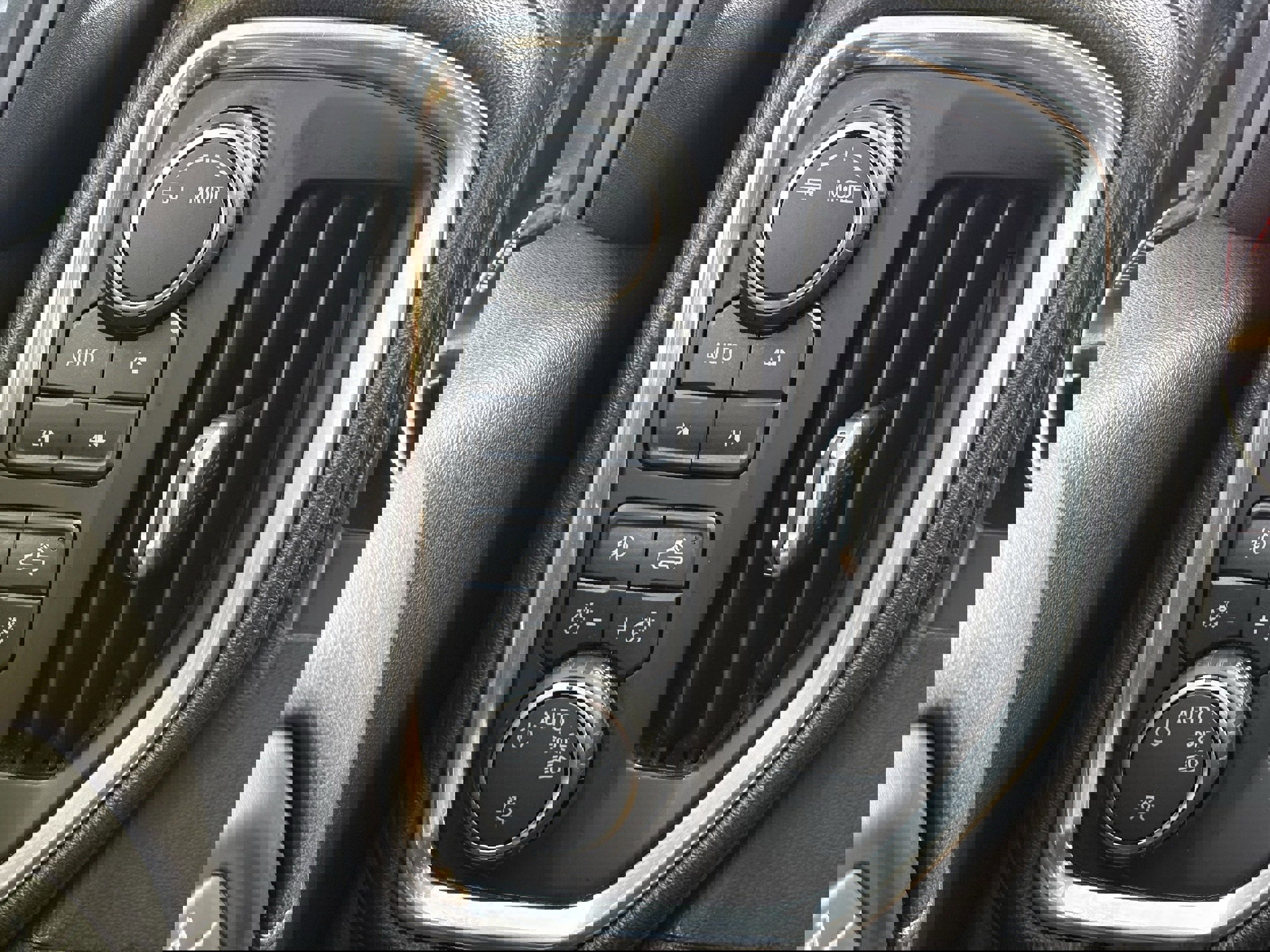 Used 2021 Chevrolet Silverado 1500 LT Trail Boss w/ Convenience Package II image 16