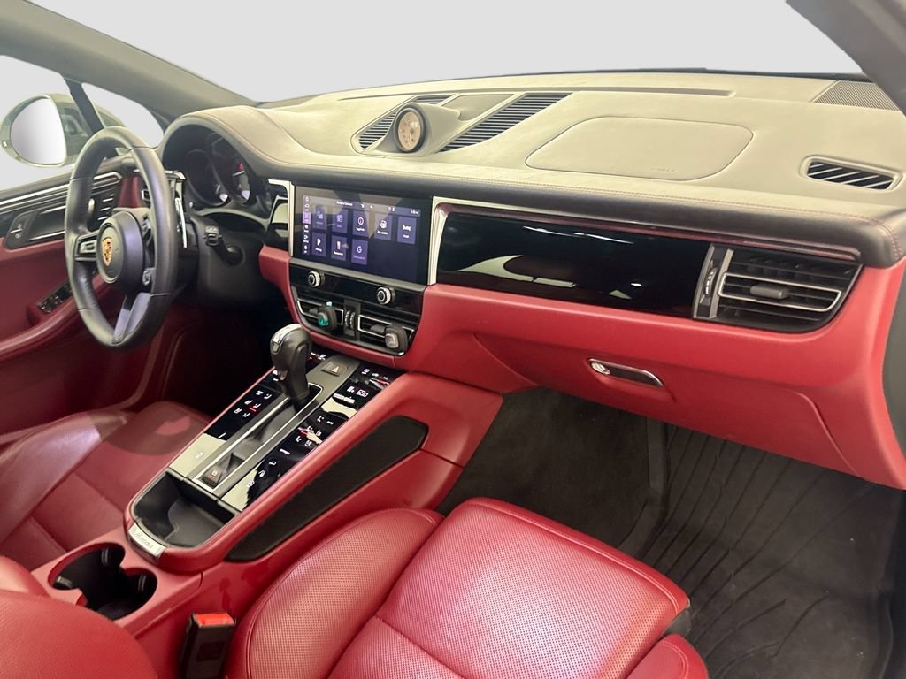 Used 2023 Porsche Macan Turbo AWD/4WD image 33