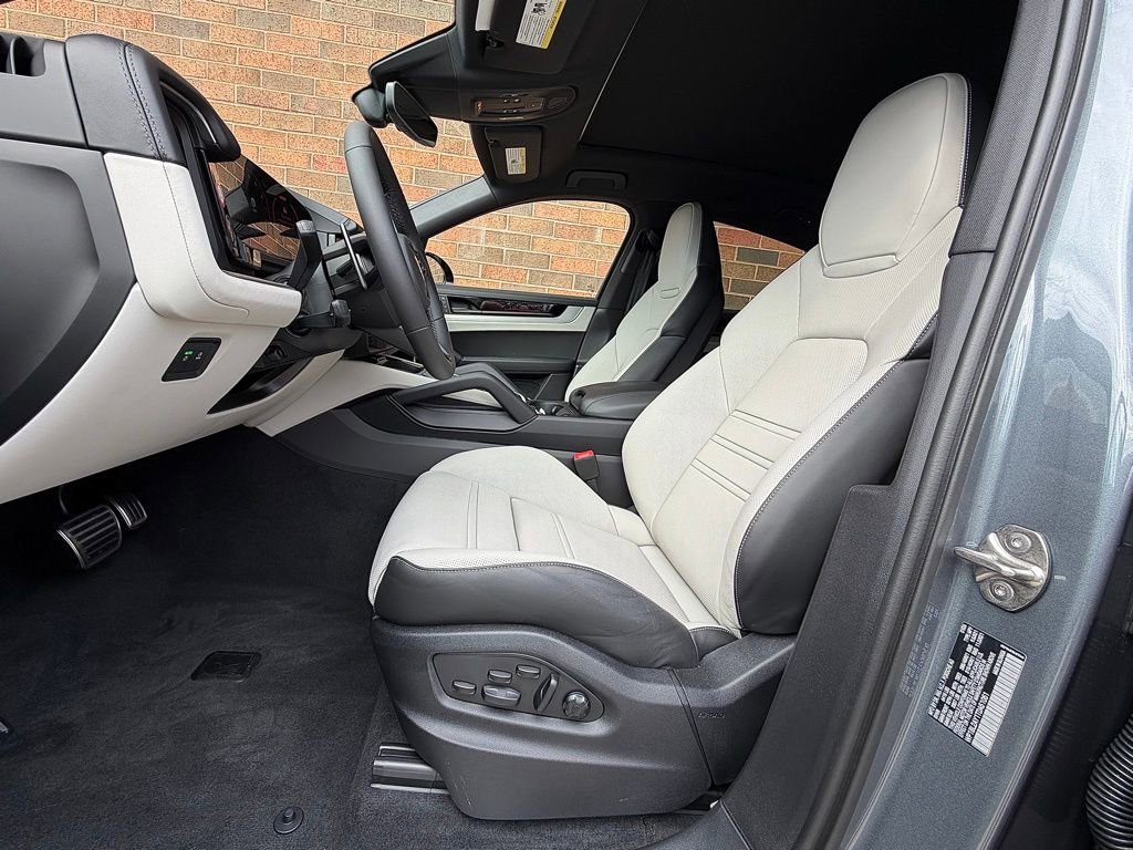 New 2026 Porsche Cayenne S image 5