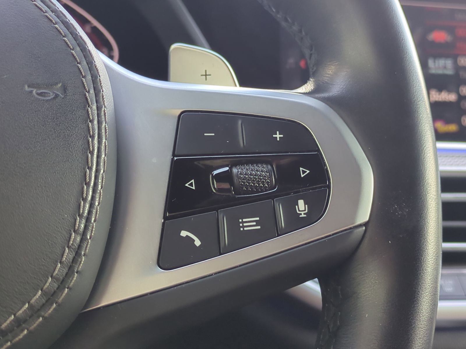 Used 2022 BMW X6 xDrive40i w/ M Sport Package image 19