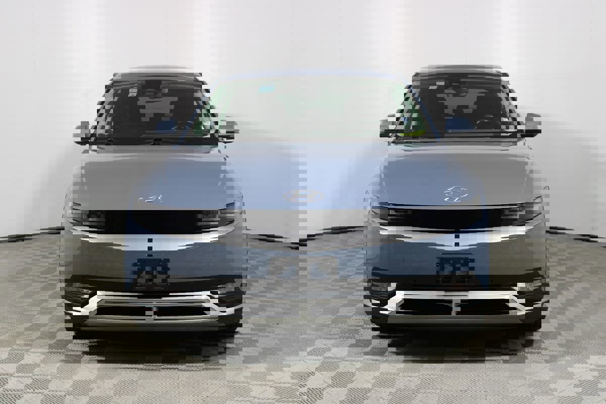 Used 2024 Hyundai Ioniq 5 SEL image 16